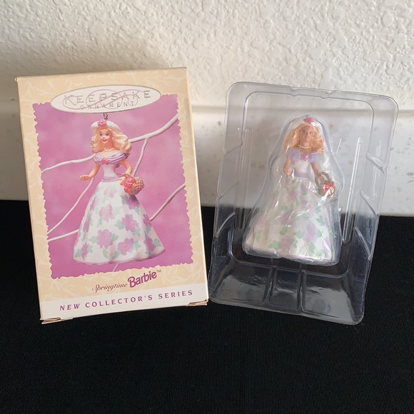 1995 Hallmark Springtime Barbie Ornament - Picture 4 of 16
